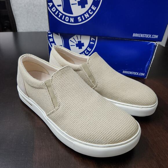 NWT Birkenstock Oswego Canvas Sandcastle Size EU 42 N - Picture 1 of 5